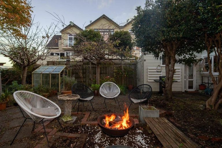 Photo of property in 43 Bidwill Street, Mount Cook, Wellington, 6021