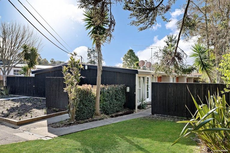 Photo of property in 1/17 Glengarry Road, Glen Eden, Auckland, 0602