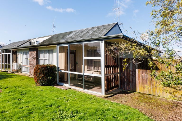 Photo of property in 8/160 Ruahine Street, Roslyn, Palmerston North, 4414
