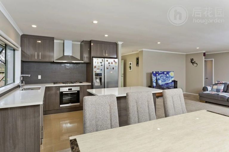 Photo of property in 3 Hercules Drive, Henderson, Auckland, 0612