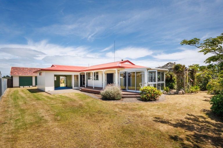 Photo of property in 1941 Parewanui Road, Parewanui, Bulls, 4894