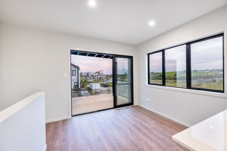 Photo of property in 12a Tikati Rise, Long Bay, Auckland, 0630