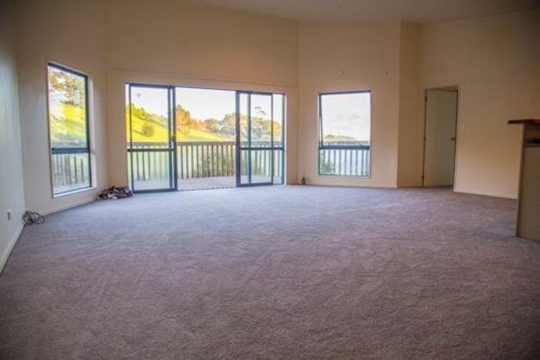 Photo of property in 215 Spur Road, Stillwater, Silverdale, 0993