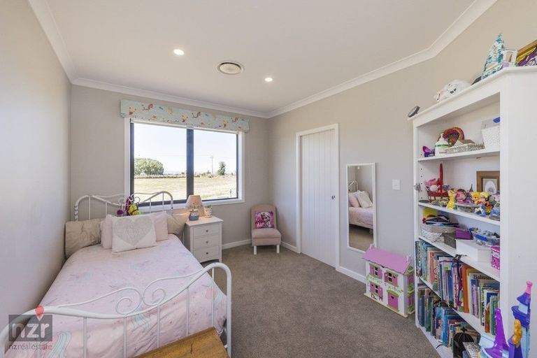 Photo of property in 601 Cemetery Road, Sanson, Palmerston North, 4479