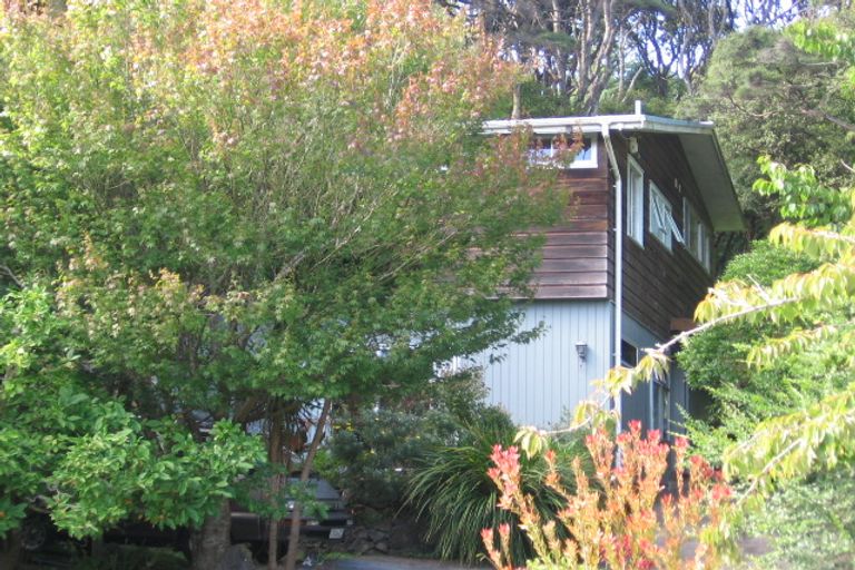 Photo of property in 75 Woodfern Crescent, Titirangi, Auckland, 0604