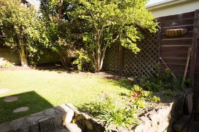 Photo of property in 35 Carluke Street, Paparangi, Wellington, 6037