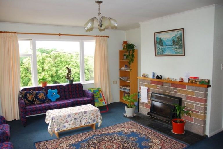 Photo of property in 127 Broderick Road, Johnsonville, Wellington, 6037