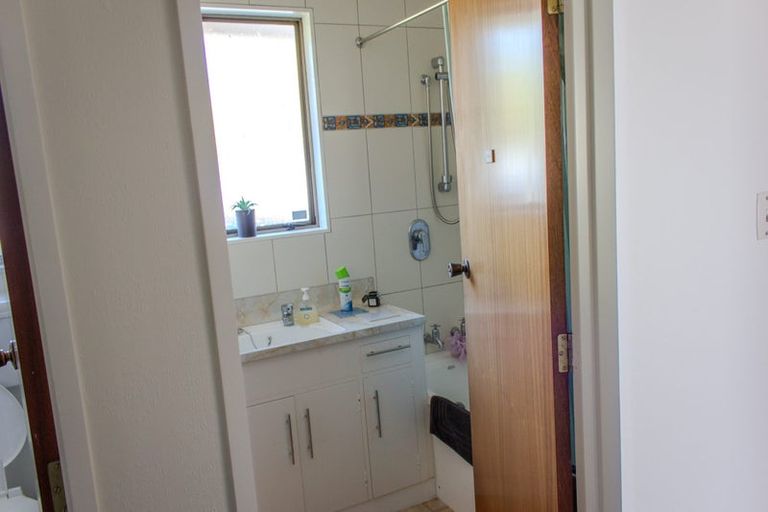 Photo of property in 1301 Caroline Road, Mayfair, Hastings, 4122