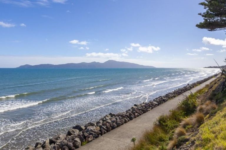 Photo of property in 9b The Esplanade, Raumati South, Paraparaumu, 5032