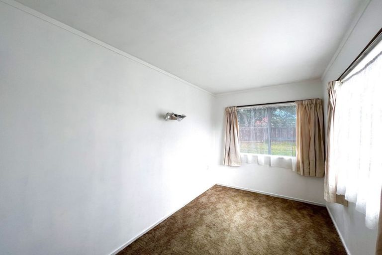 Photo of property in 1 Kelkirk Street, Kelston, Auckland, 0602