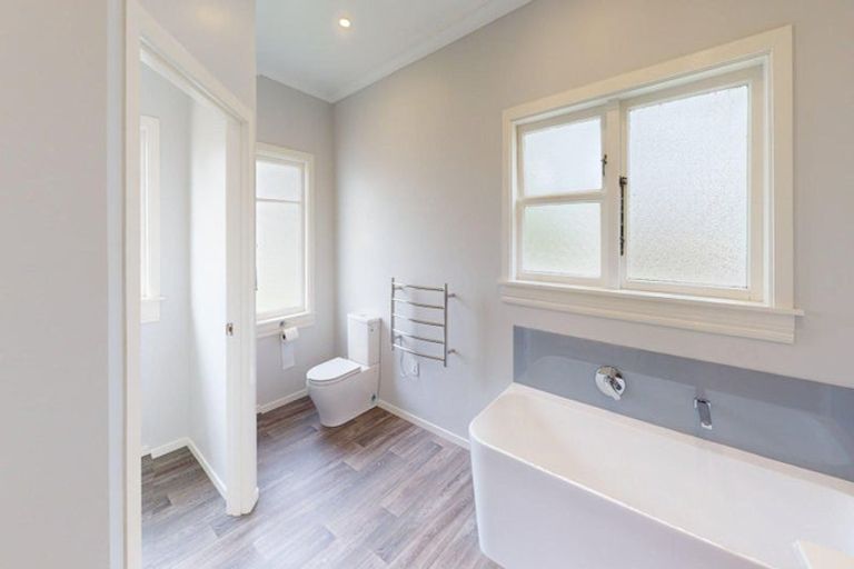 Photo of property in 6-8 Churchill Crescent, Foxton, 4814