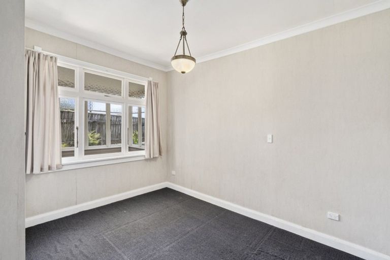 Photo of property in 8a Chard Street, Westown, New Plymouth, 4310