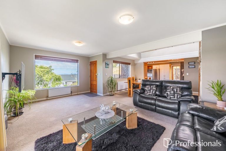 Photo of property in 11 Maungaraki Road, Korokoro, Lower Hutt, 5012