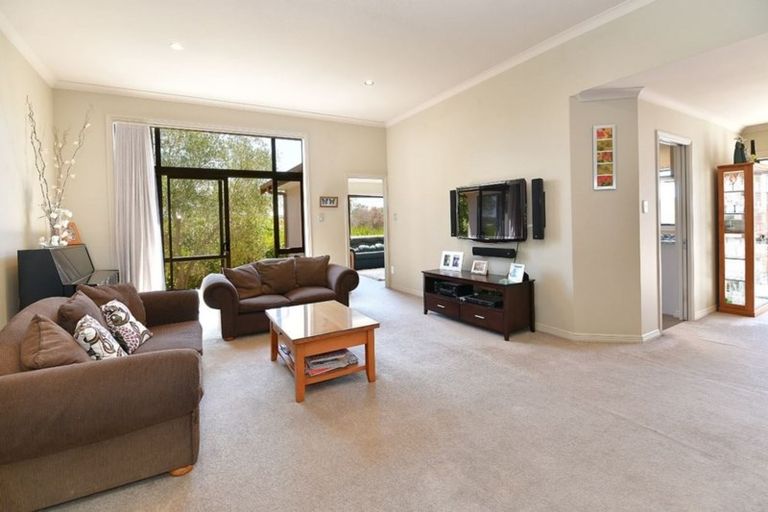 Photo of property in 8 Archer Rayner Place, Greenhithe, Auckland, 0632