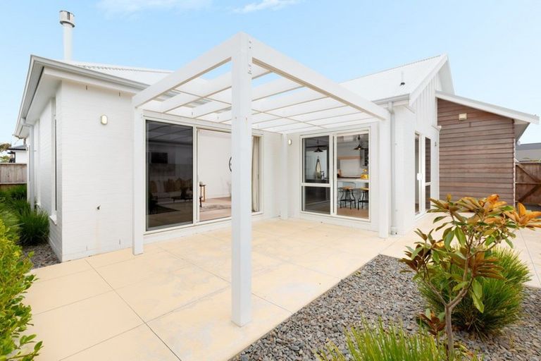 Photo of property in 10 Astelia Lane, Papamoa Beach, Papamoa, 3118