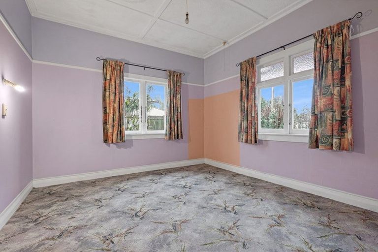 Photo of property in 65 Lynwood Road, New Lynn, Auckland, 0600