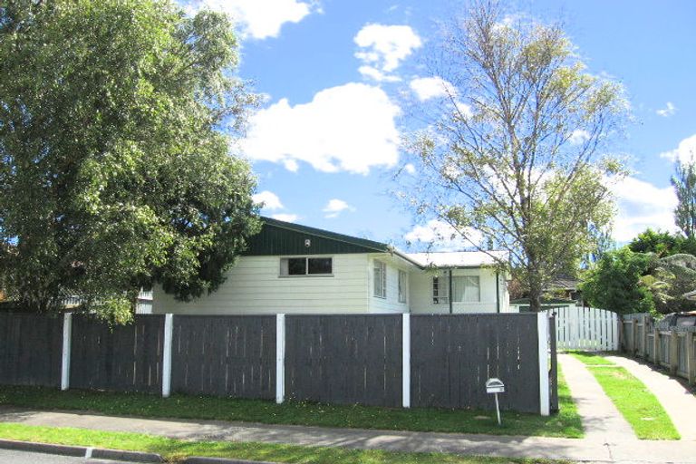 Photo of property in 37 Blueberry Grove, Timberlea, Upper Hutt, 5018