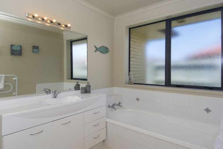 Photo of property in 707 Gloucester Road, Papamoa Beach, Papamoa, 3118