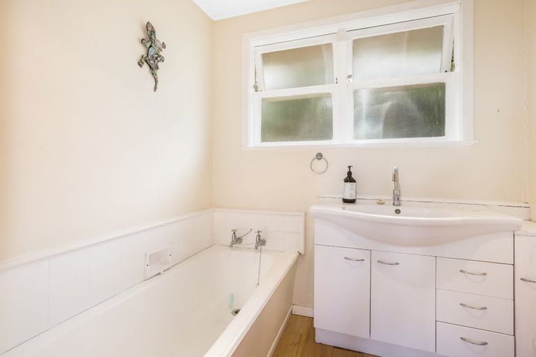 Photo of property in 58 Rimu Street, Waikanae, 5036