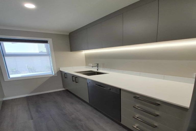 Photo of property in 6a Te Whiti Grove, Waterloo, Lower Hutt, 5011