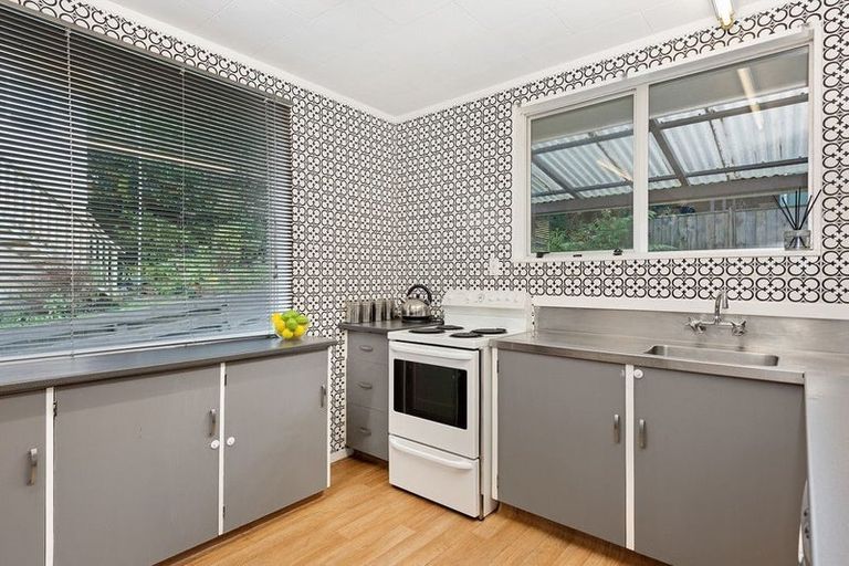 Photo of property in 1/11 Lowry Crescent, Stokes Valley, Lower Hutt, 5019