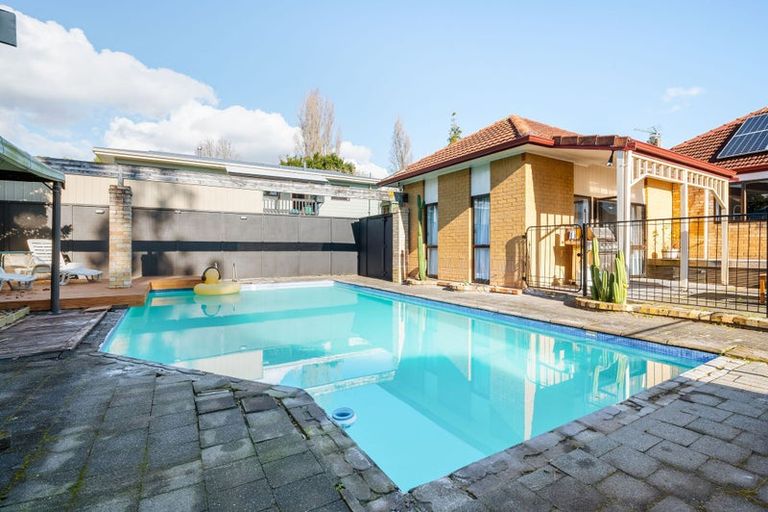Photo of property in 28 Braid Road, St Andrews, Hamilton, 3200