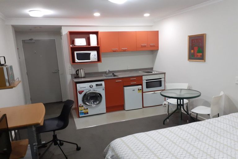 Photo of property in Aitken Street Apartments, 203/5 Aitken Street, Thorndon, Wellington, 6011