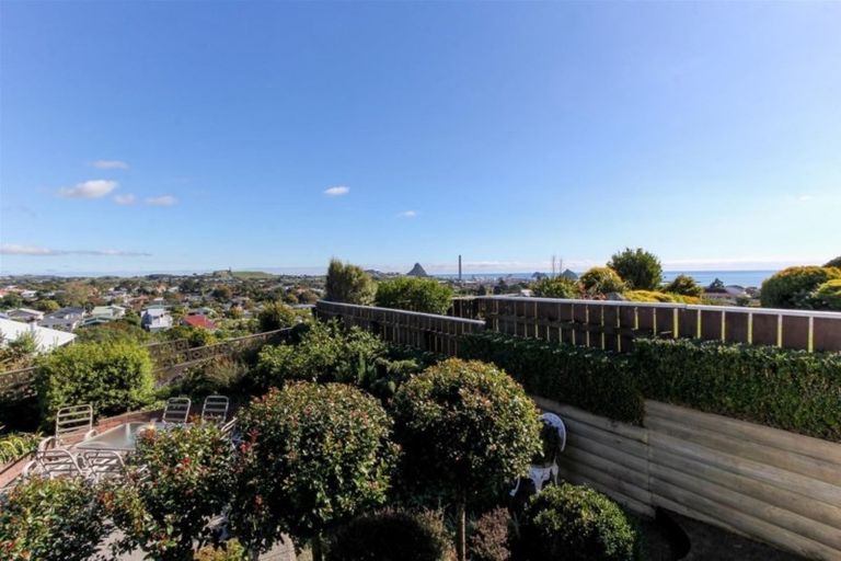 Photo of property in 114 Belt Road, New Plymouth, 4310