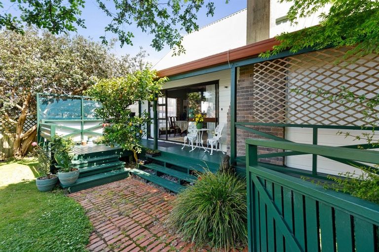 Photo of property in 204 Cambridge Road, Bethlehem, Tauranga, 3110