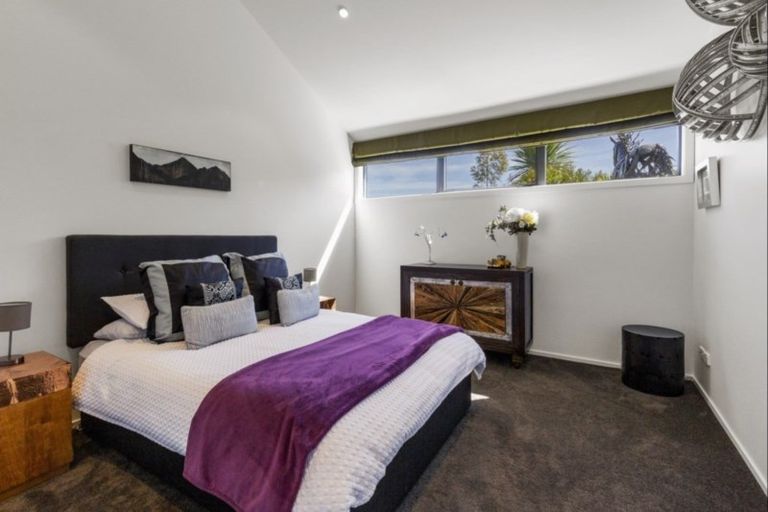 Photo of property in 10 Mckellar Drive, Jacks Point, Queenstown, 9371