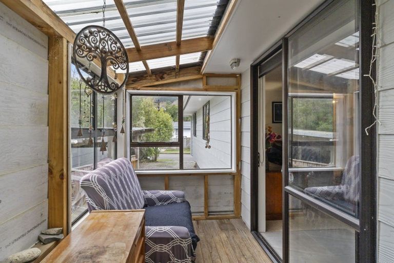 Photo of property in 37 Hookway Grove, Paraparaumu, 5032