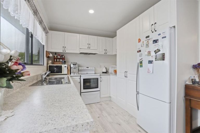 Photo of property in 7a Lloyd Drive, Nawton, Hamilton, 3200