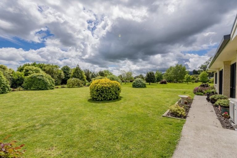 Photo of property in 16 Pukematawai Lane, Levin, 5571