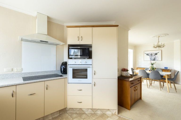 Photo of property in 188 Mangorei Road, Merrilands, New Plymouth, 4312