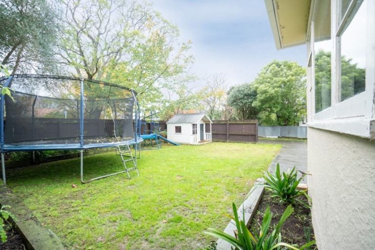 Photo of property in 68 Pahiatua Street, Hokowhitu, Palmerston North, 4410