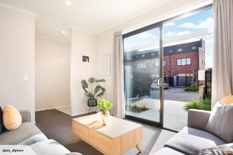 Photo of property in 14 Uku Lane, Hobsonville, Auckland, 0616