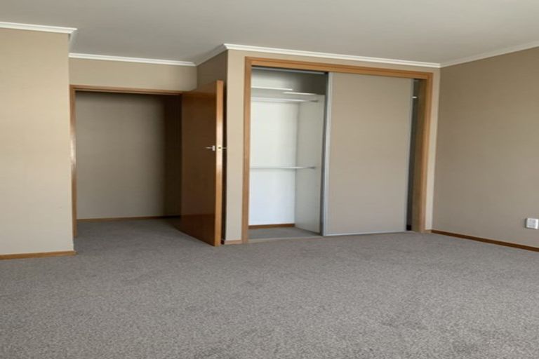 Photo of property in 2/54 Titirangi Road, New Lynn, Auckland, 0600