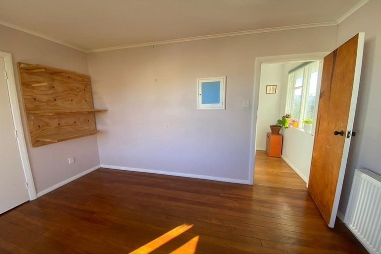 Photo of property in 19a Kekerenga Street, Strathmore Park, Wellington, 6022