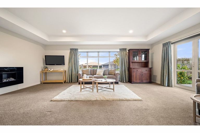 Photo of property in 1 Carradale Avenue, Broomfield, Christchurch, 8042