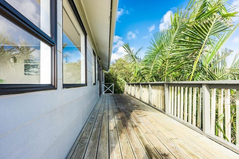 Photo of property in 11 Te Kapa Place, Snells Beach, 0920