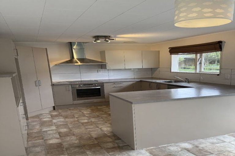 Photo of property in 16 Otira Grove, Kelson, Lower Hutt, 5010