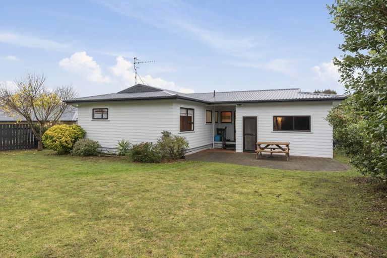 Photo of property in 4 Gates Road, Waikanae Beach, Waikanae, 5036