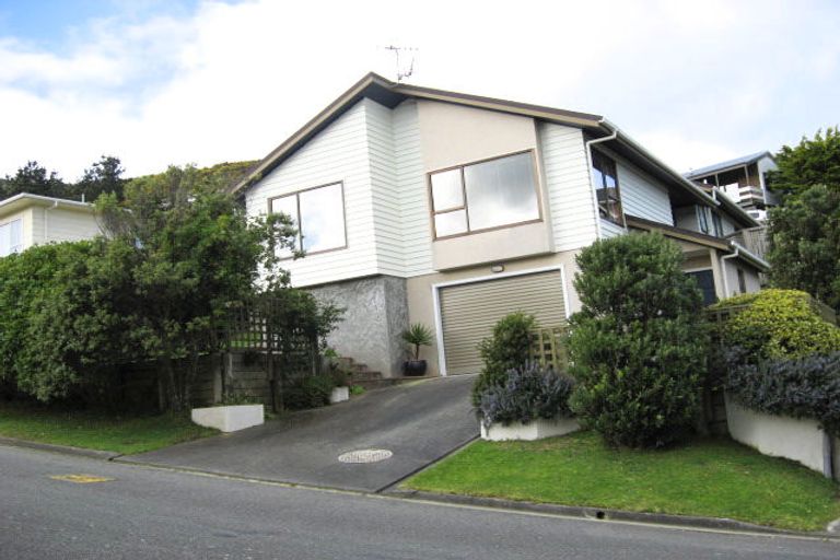 Photo of property in 48 David Crescent, Karori, Wellington, 6012