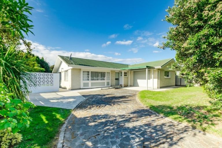 Photo of property in 11 Rawene Street, Waikanae, 5036