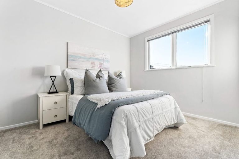 Photo of property in 4 Kelston Street, New Lynn, Auckland, 0600