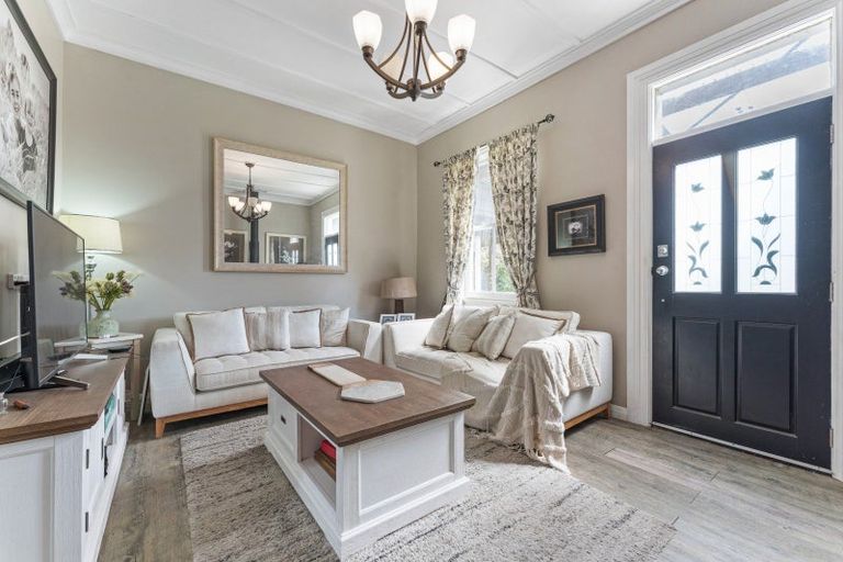 Photo of property in 33 Tararua Street, Pahiatua, 4910