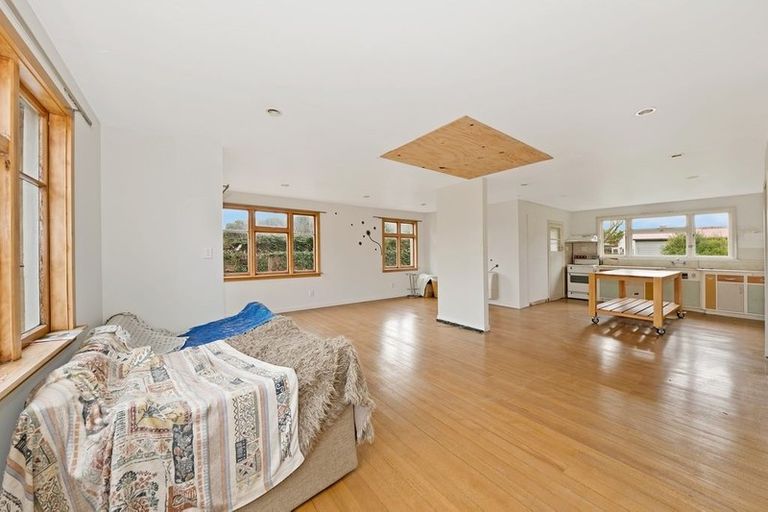 Photo of property in 10 Mcfaddens Road, St Albans, Christchurch, 8052