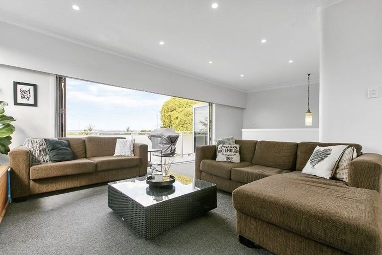 Photo of property in 2 Glenmore Road, Sunnyhills, Auckland, 2010