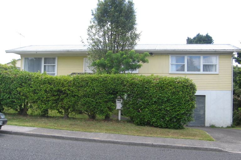 Photo of property in 1 Macnay Way, Murrays Bay, Auckland, 0630