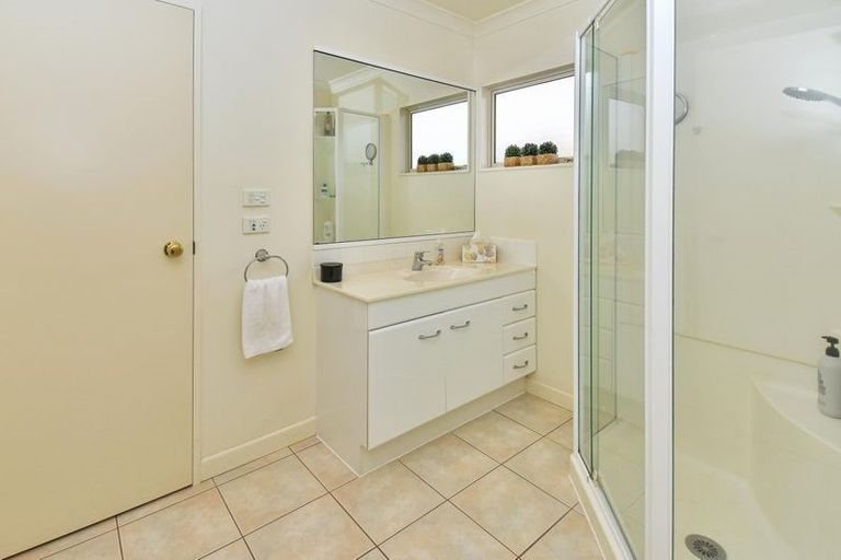 Photo of property in 22 Manara Place, The Gardens, Auckland, 2105